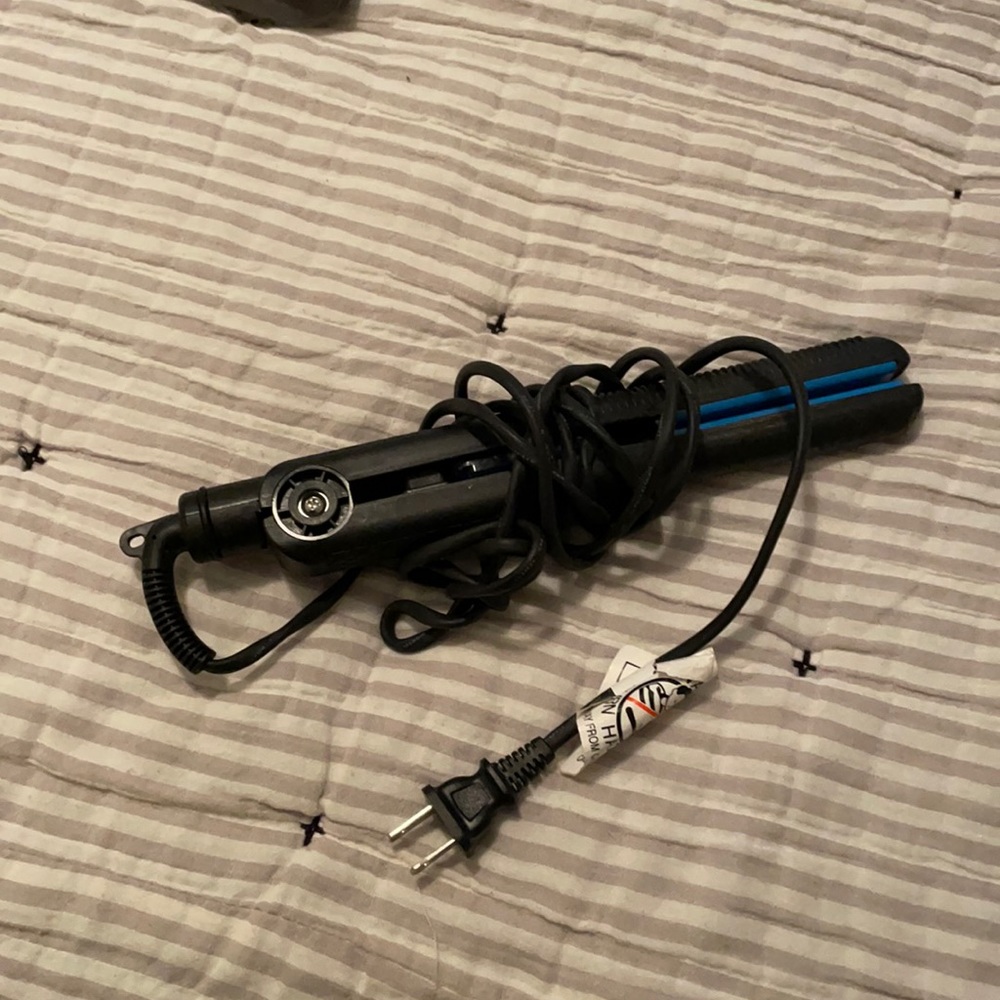 Solia Straightener